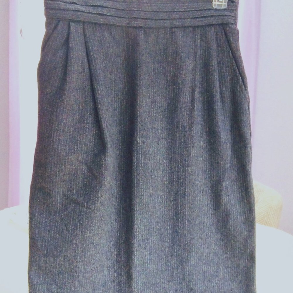 Pinstriped skirt Size 13/14